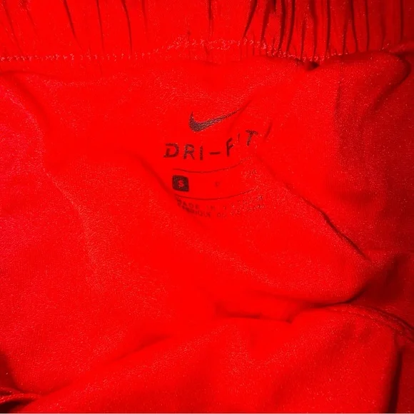 Nike Women’s Red & Pink Athletic Running Shorts Duo - Picture 11 of 12